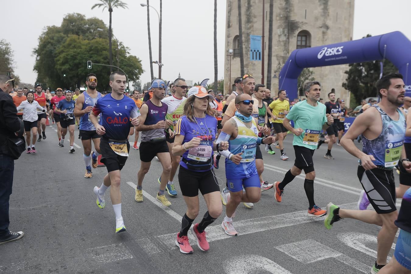 Participantes en el Maratón de Sevilla 2023