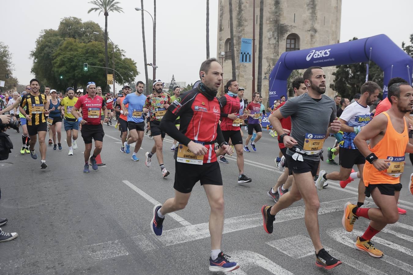 Participantes en el Maratón de Sevilla 2023