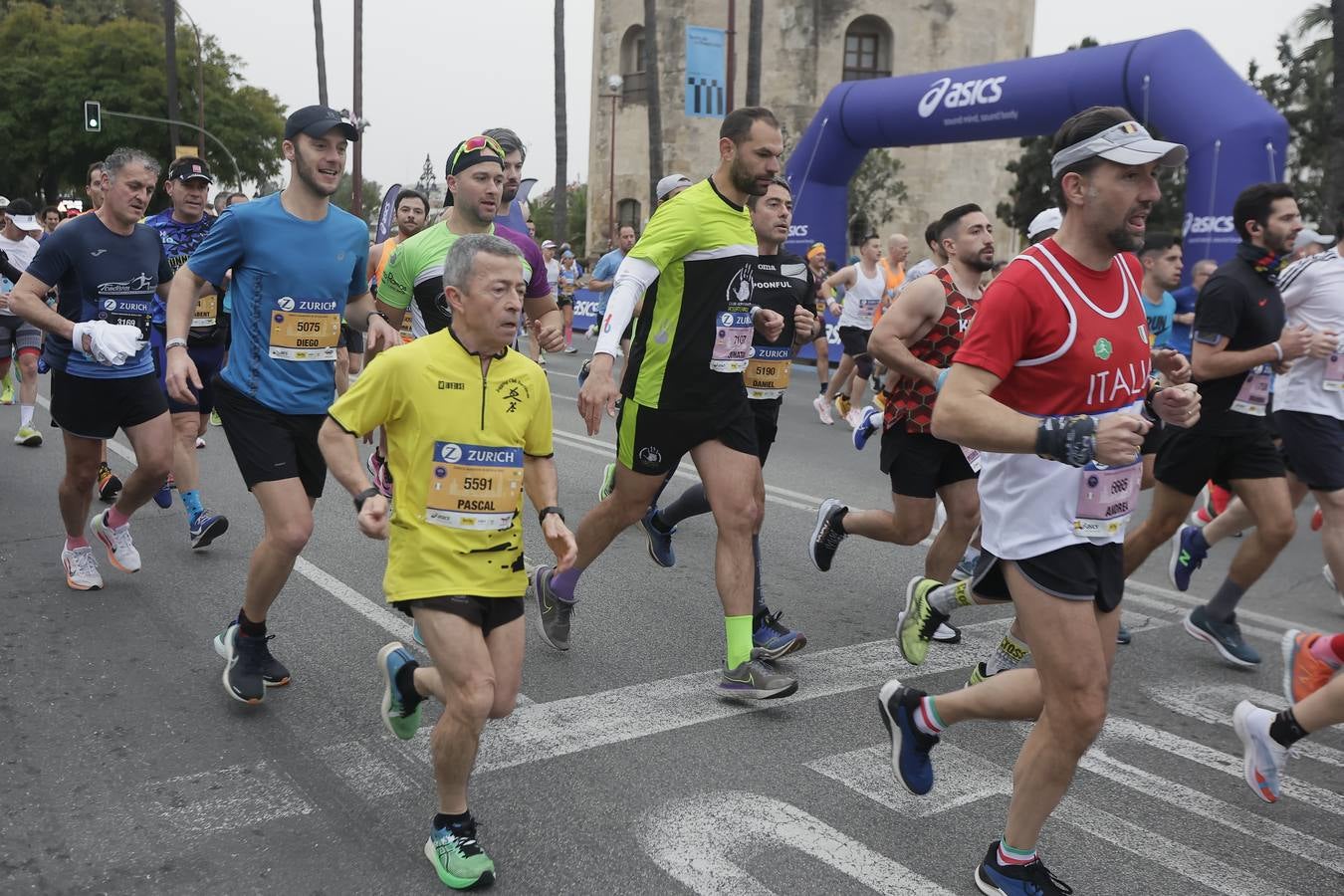 Participantes en el Maratón de Sevilla 2023