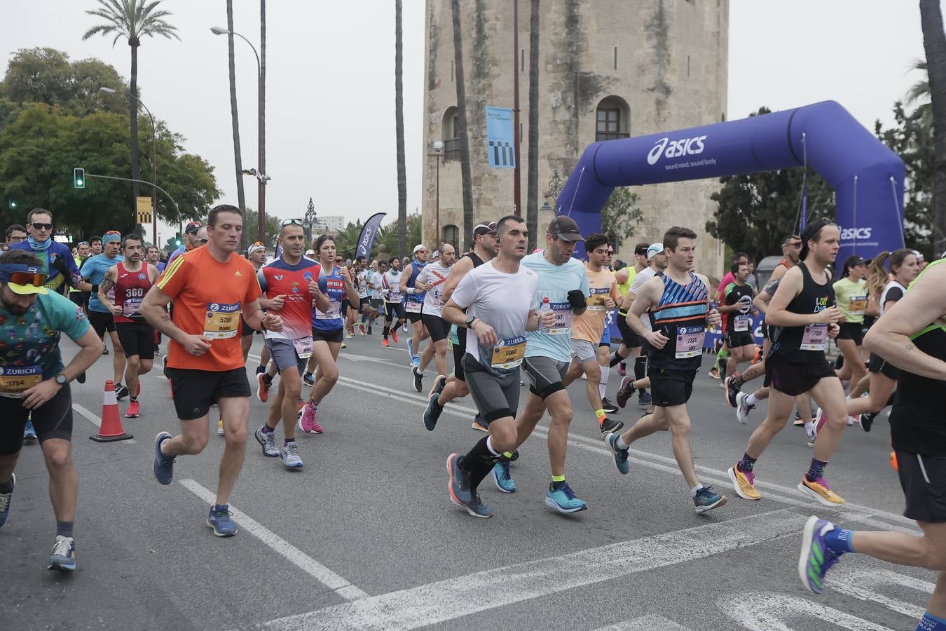 Participantes en el Maratón de Sevilla 2023