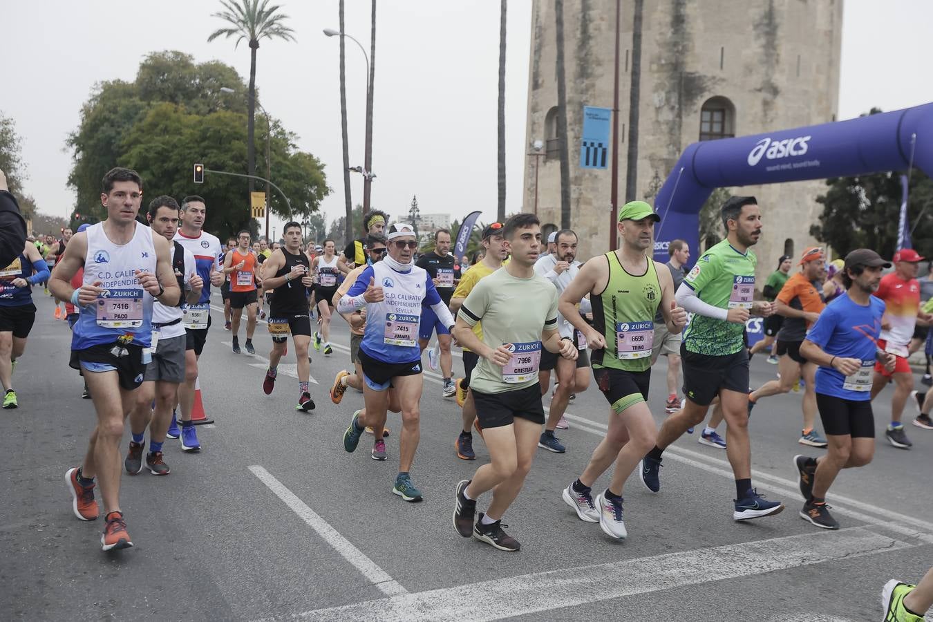 Participantes en el Maratón de Sevilla 2023