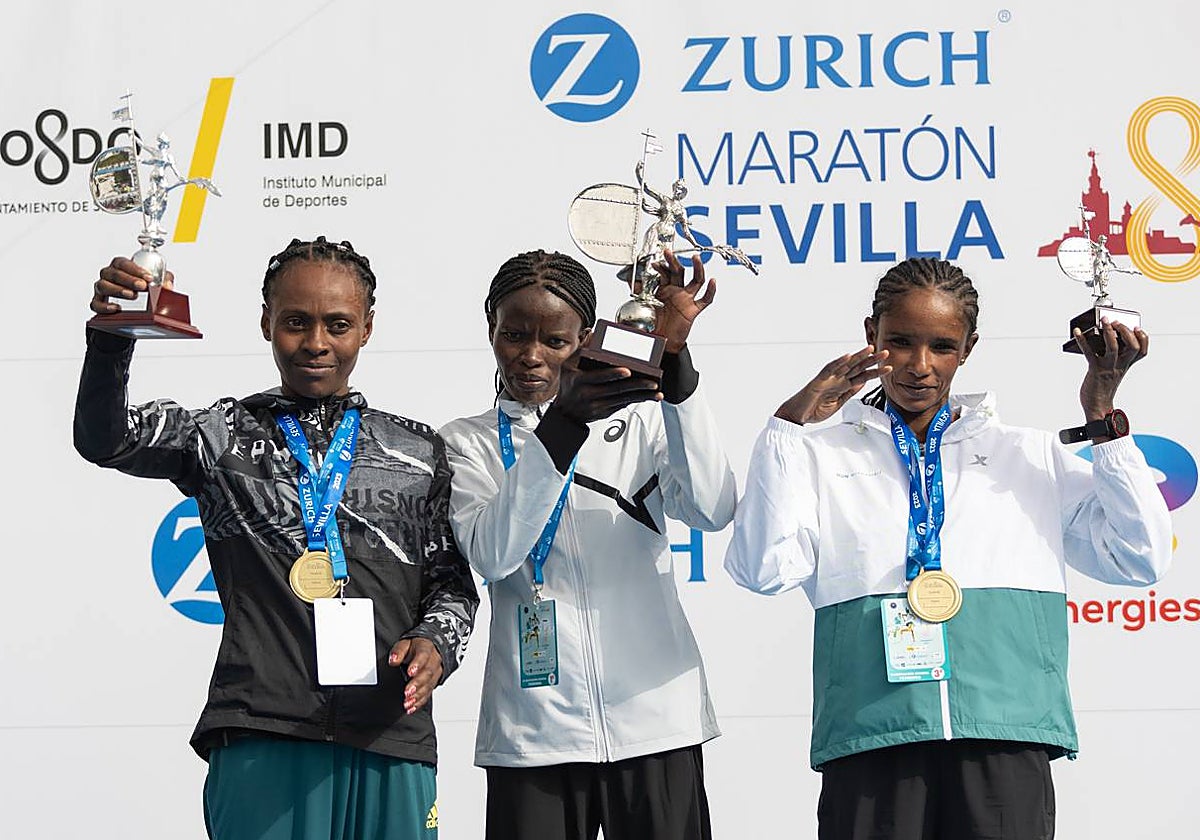 Entrega de trofeos del Zurich Maratón Sevilla 2023