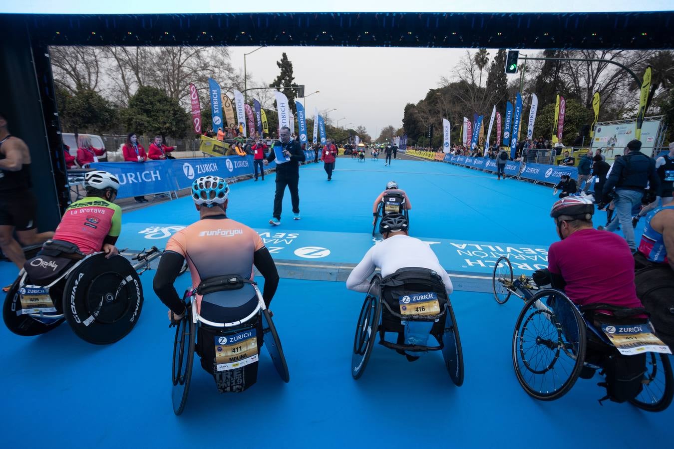 Diferentes momentos del Zurich Maratón de Sevilla 2023