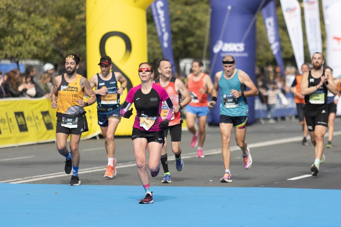 Diferentes momentos del Zurich Maratón Sevilla 2023