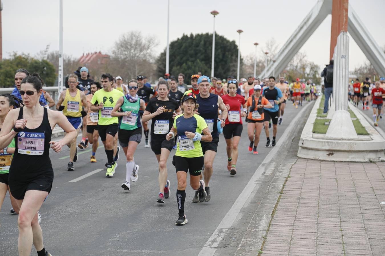 Participantes en el Maratón de Sevilla 2023