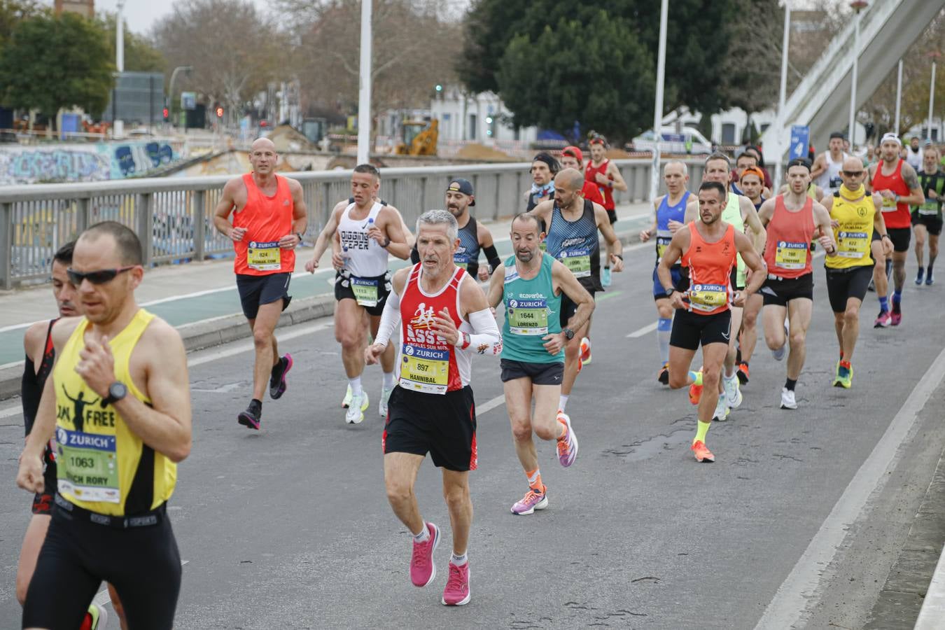 Participantes en el Maratón de Sevilla 2023