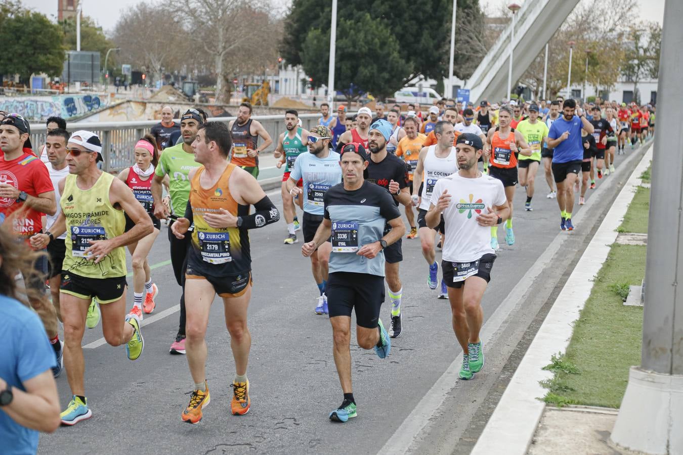 Participantes en el Maratón de Sevilla 2023