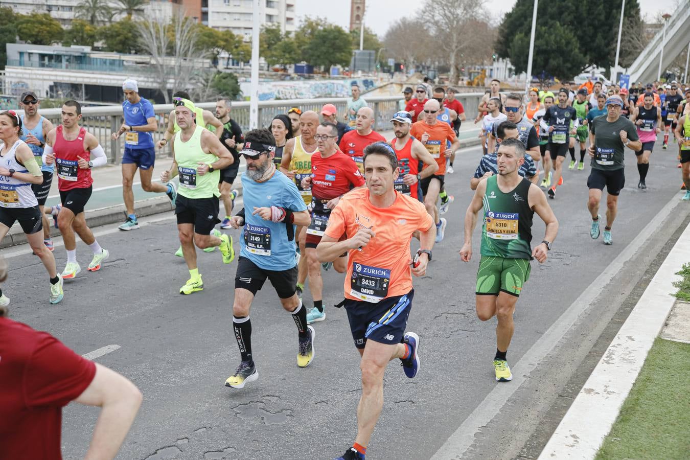 Participantes en el Maratón de Sevilla 2023