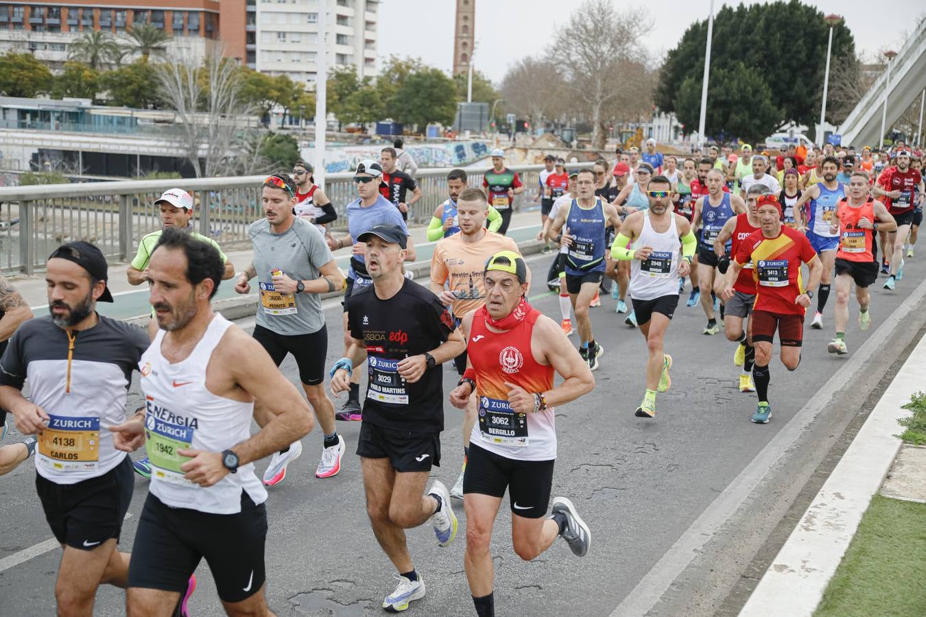 Participantes en el Maratón de Sevilla 2023