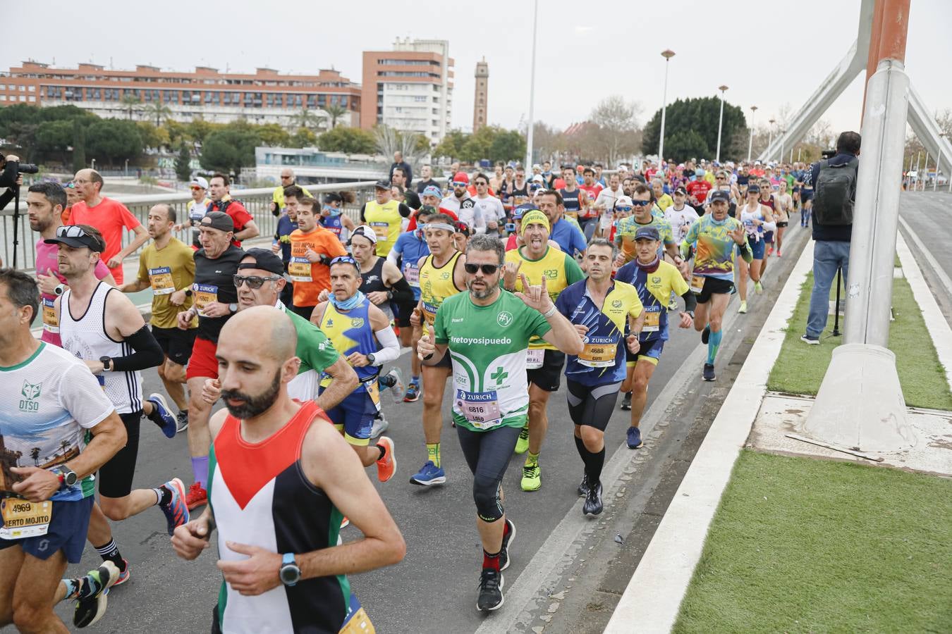 Participantes en el Maratón de Sevilla 2023