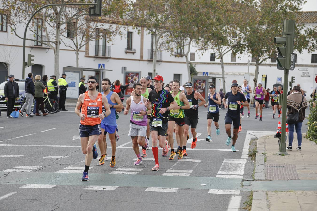 Participantes en el Maratón de Sevilla 2023