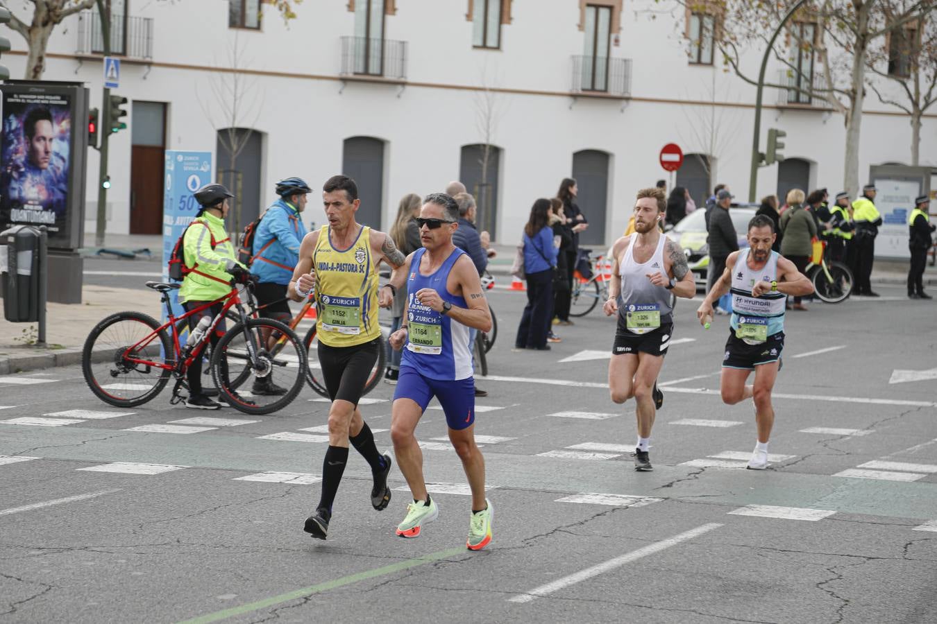 Participantes en el Maratón de Sevilla 2023