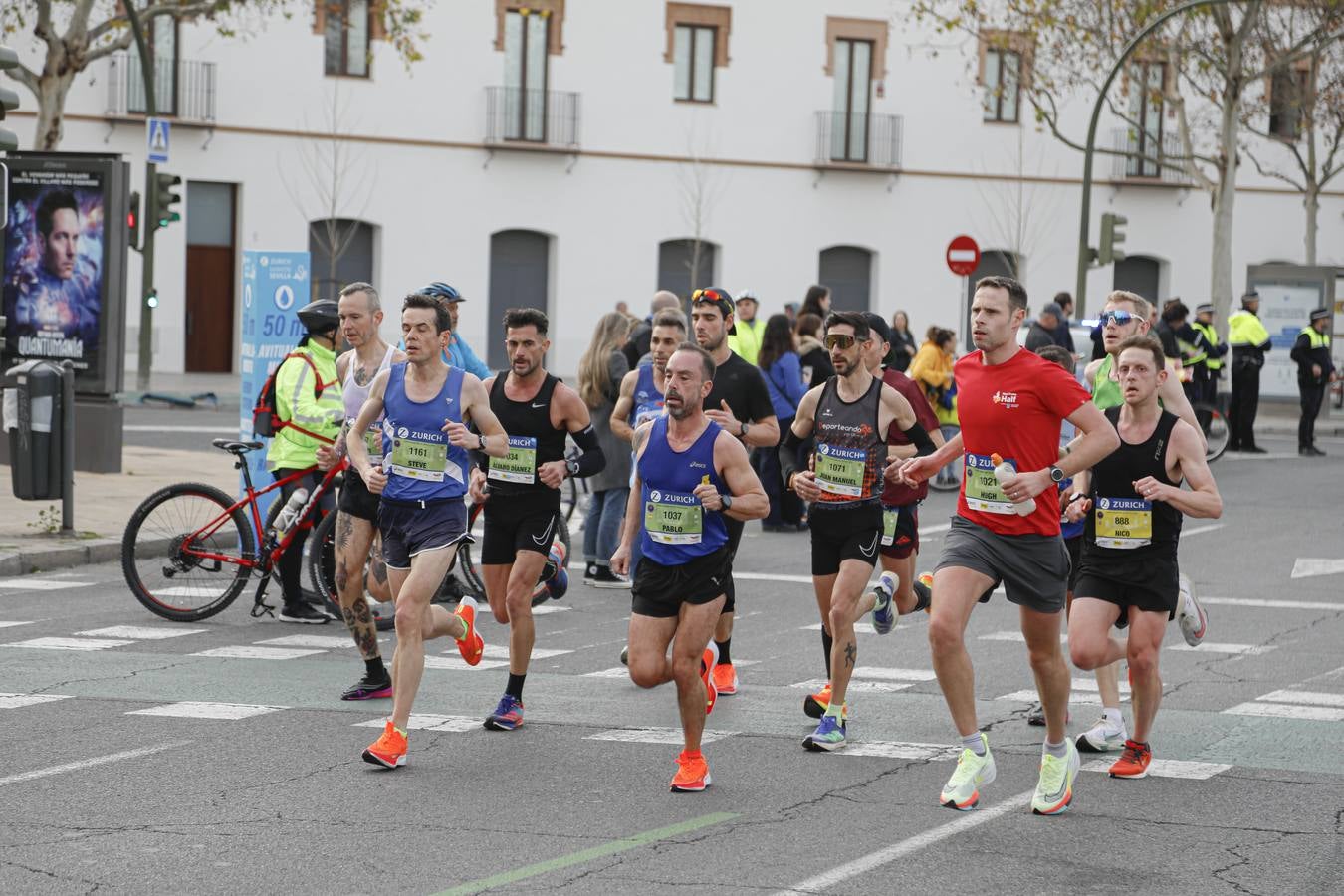 Participantes en el Maratón de Sevilla 2023