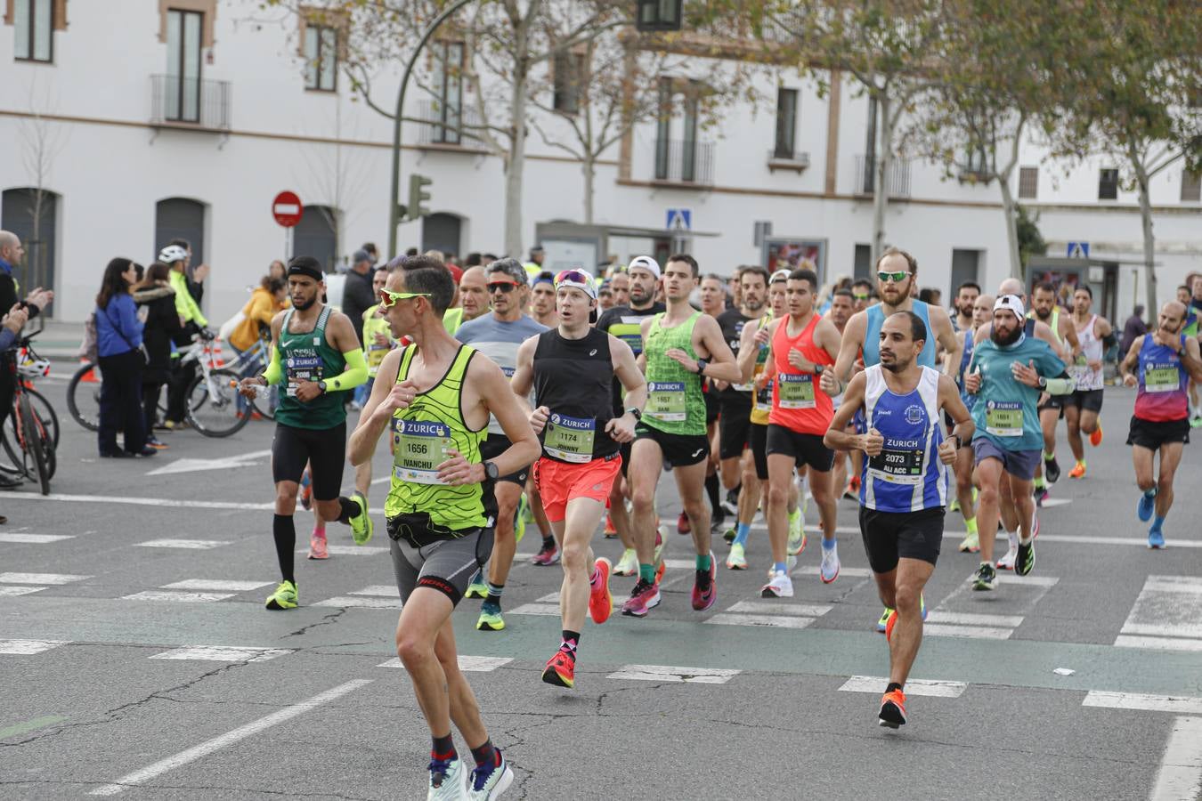 Participantes en el Maratón de Sevilla 2023