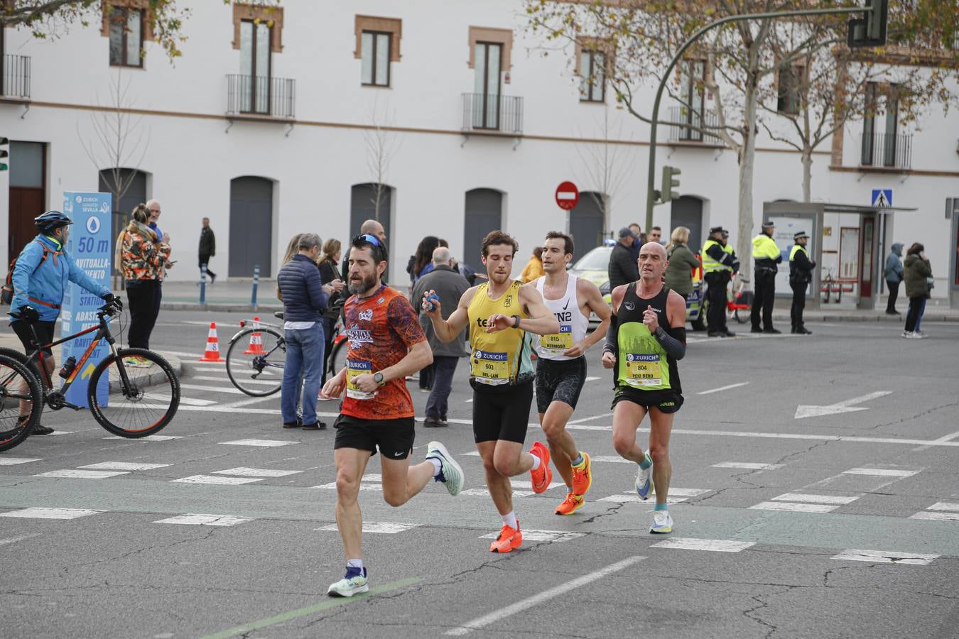 Participantes en el Maratón de Sevilla 2023