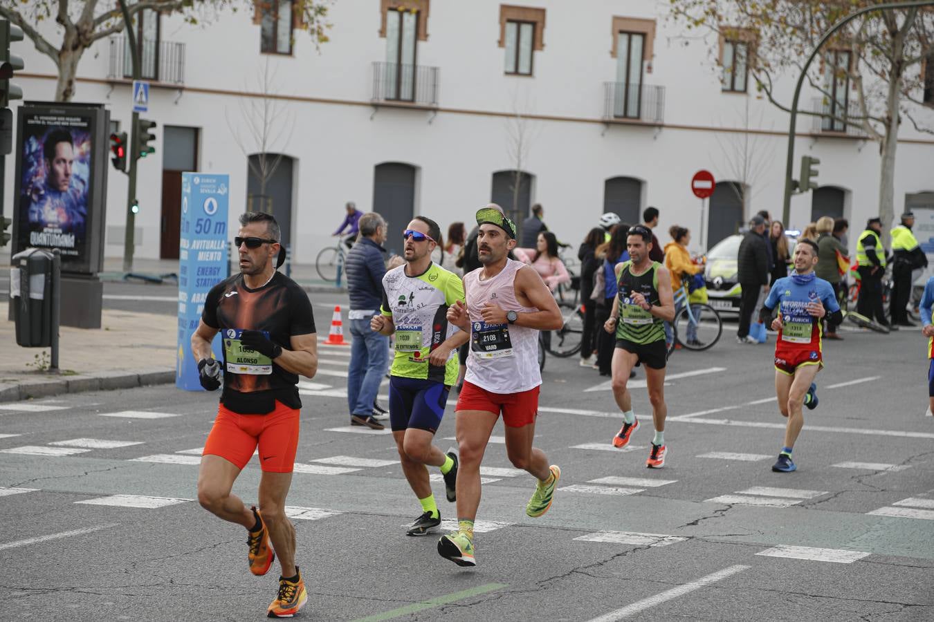 Participantes en el Maratón de Sevilla 2023