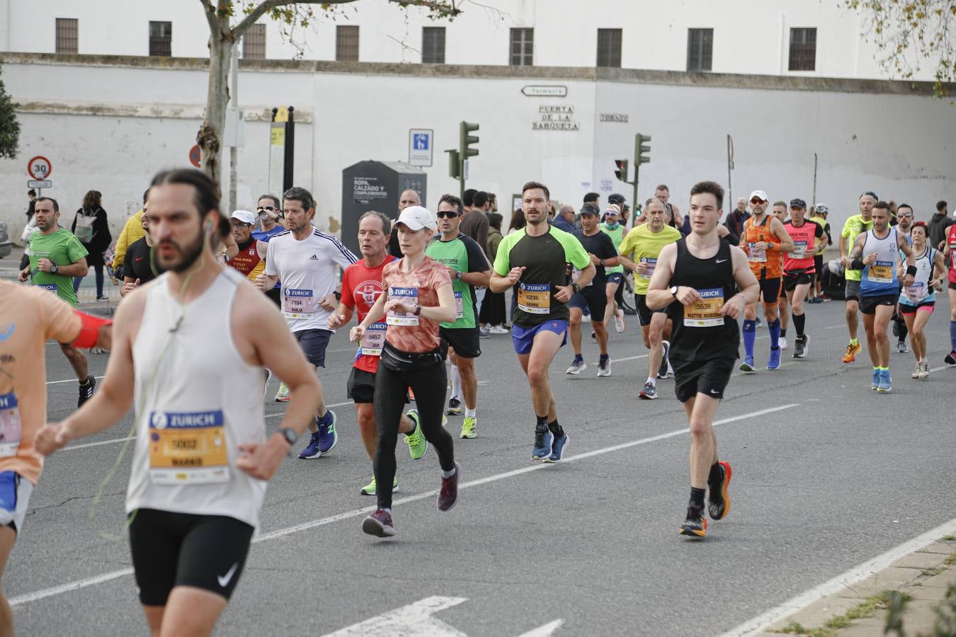 Participantes en el Maratón Sevilla 2023