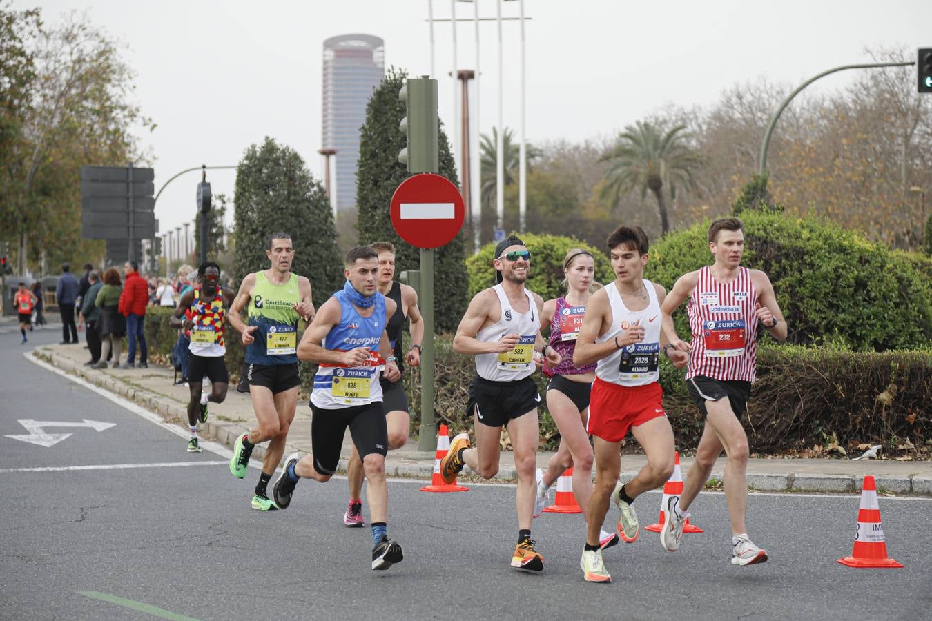 Participantes en el Maratón Sevilla 2023