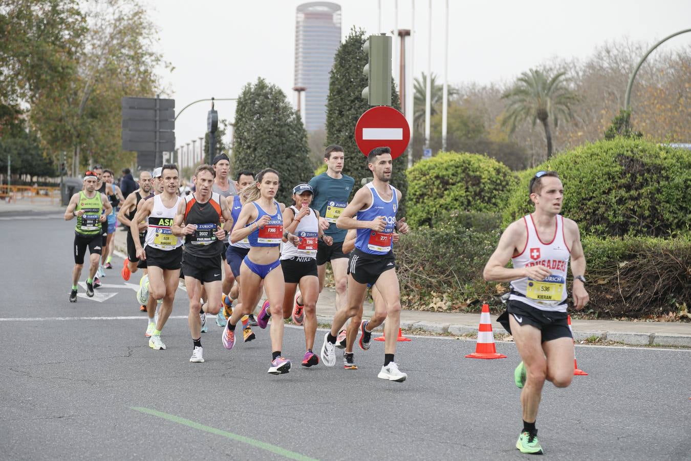 Participantes en el Maratón Sevilla 2023
