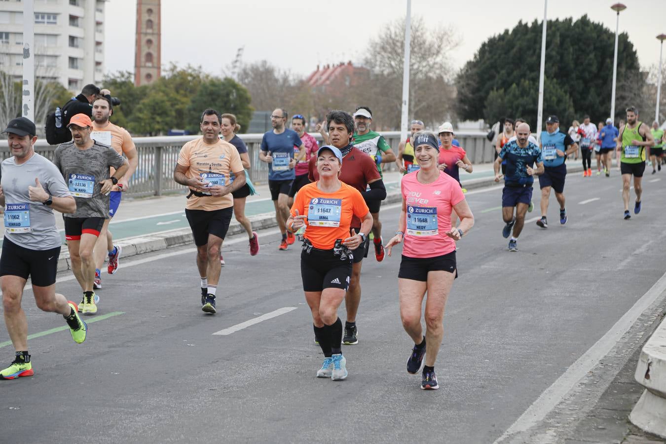 Participantes en el Maratón Sevilla 2023