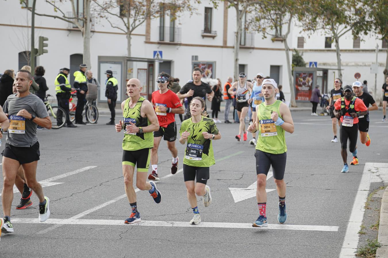 Participantes en el Maratón de Sevilla 2023