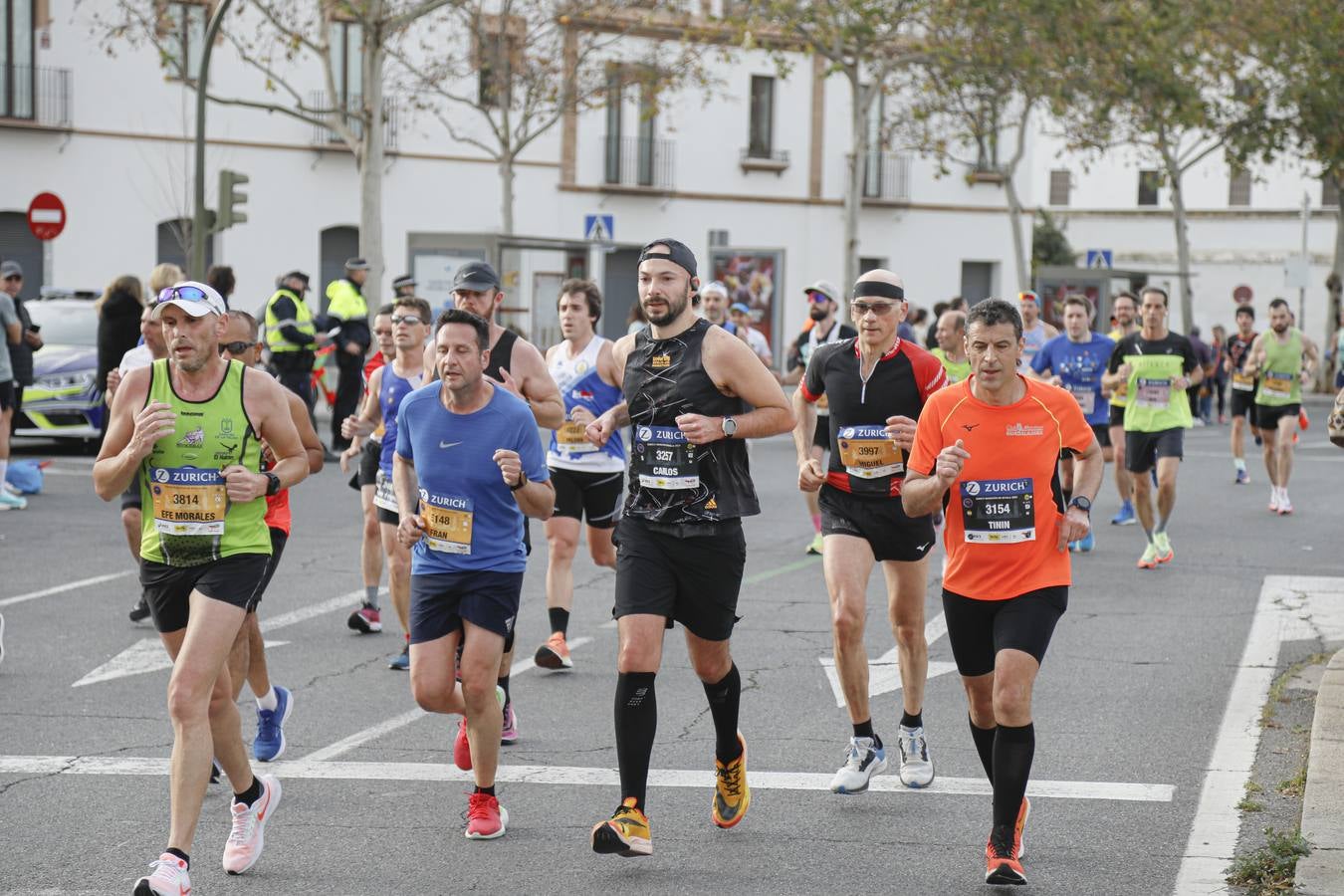Participantes en el Maratón de Sevilla 2023