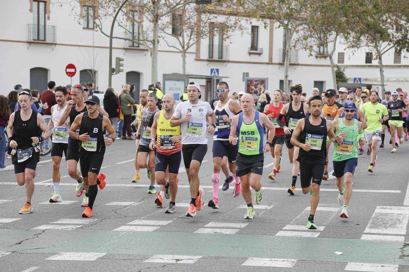 Participantes en el Maratón de Sevilla 2023