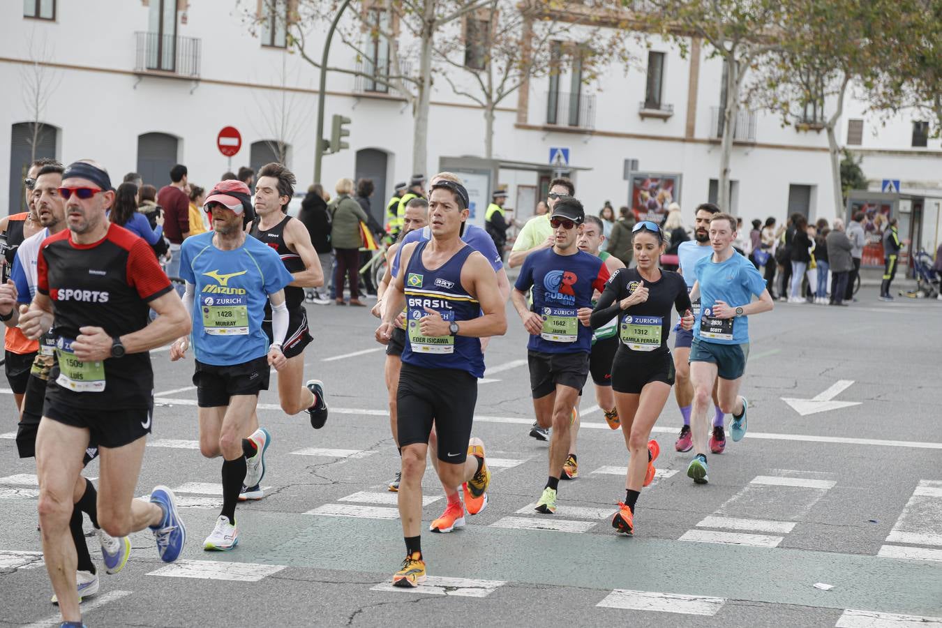 Participantes en el Maratón de Sevilla 2023
