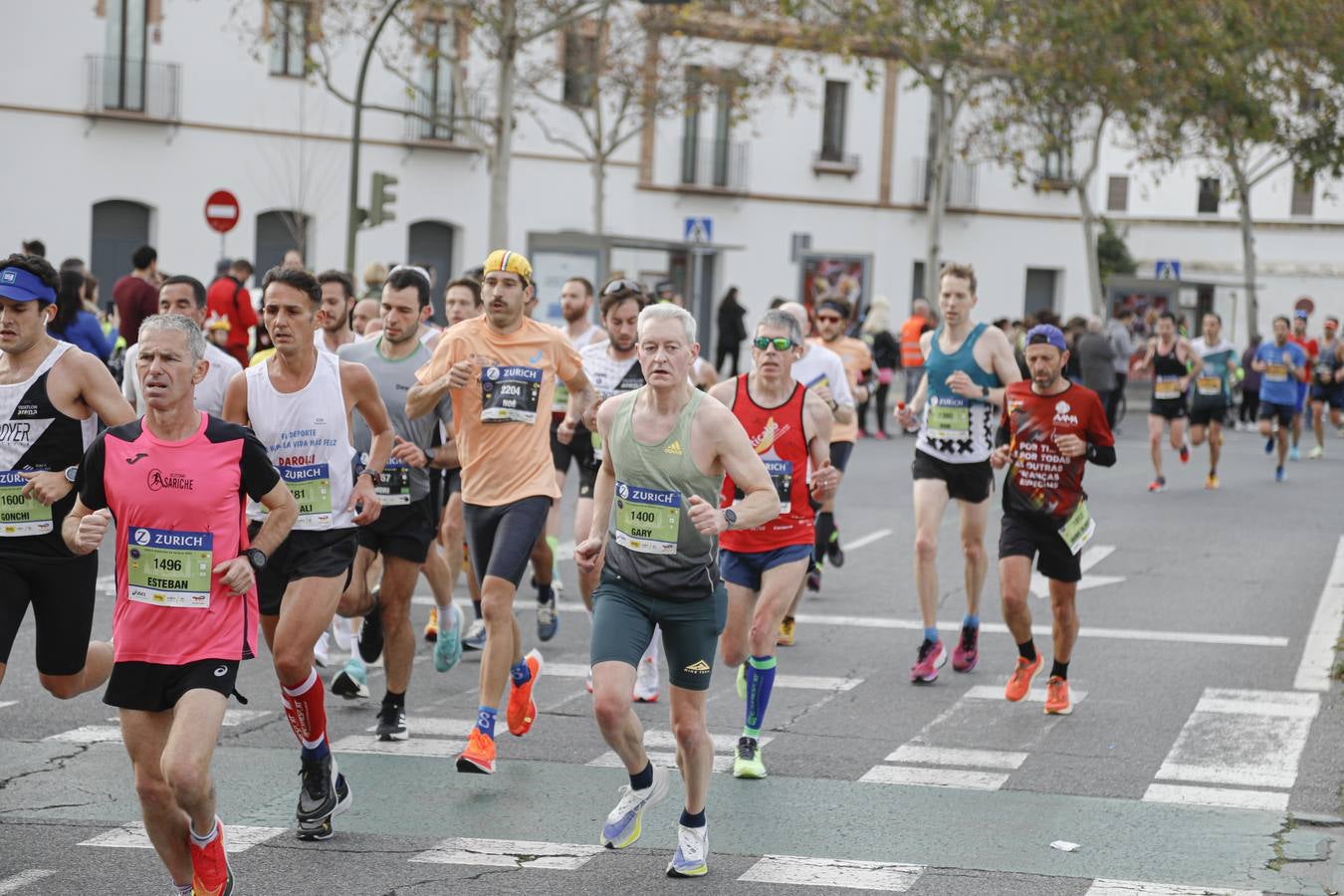 Participantes en el Maratón de Sevilla 2023