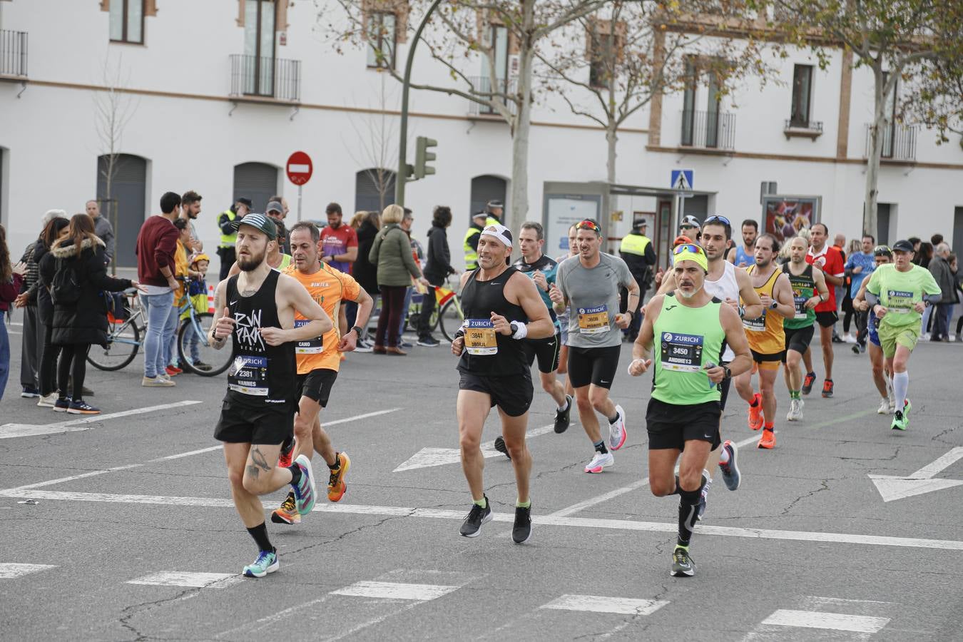 Participantes en el Maratón de Sevilla 2023