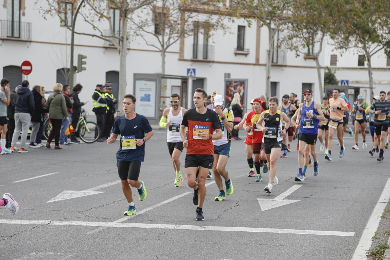 Participantes en el Maratón de Sevilla 2023