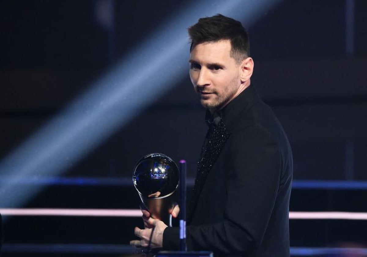 Leo Messi, con el premio The Best