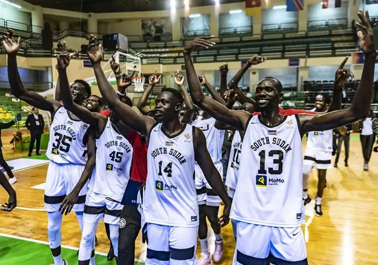 El milagro de la canasta en Sudán del Sur, el país de la pobreza extrema jugará el Mundial de baloncesto