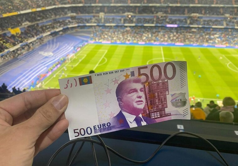 Billetes de 500 con la cara de Laporta en los aledaños del Bernabéu