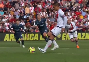 El grosero error de Trejo e Isi al lanzar un penalti que cuesta dos puntos al Rayo