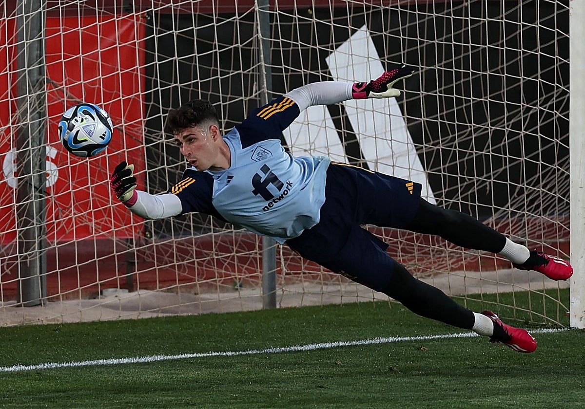 Kepa, durante un entrenamiento de la selección española
