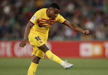 Xavi cede a la presión del padre de Ansu Fati y este responde con un golazo