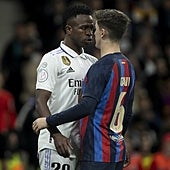 Cómo corregir a Gavi y Vinicius