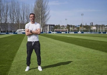 Kike García: «Cada vez hay menos contacto en el fútbol»