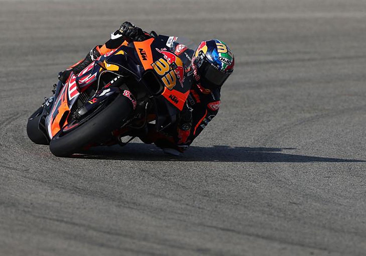 Binder rueda en el circuito de Jerez