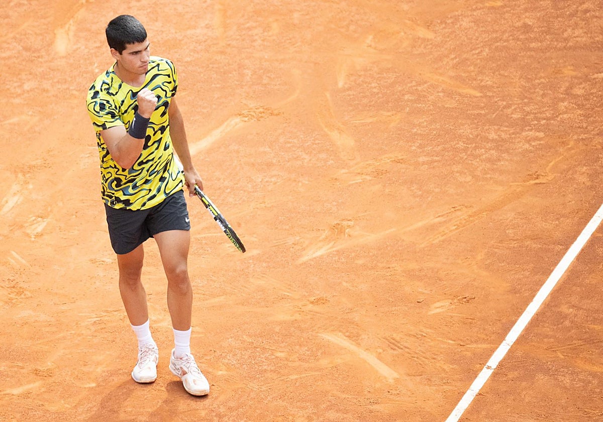 Carlos Alcaraz celebra un punto en su partido ante Zverev