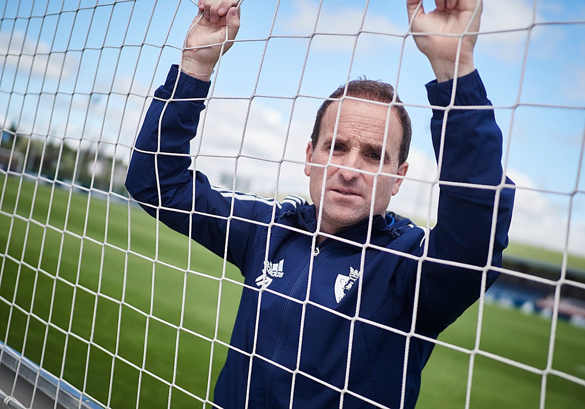 Jagoba Arrasate, posando para ABC en la ciudad deportiva de Tajonar
