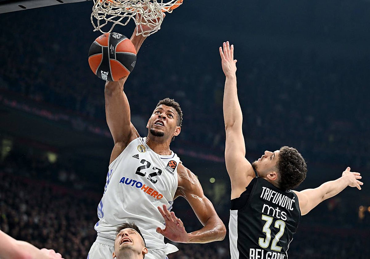 Tavares, durante una acción del tercer partido ante el Partizan