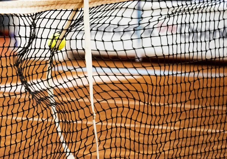 Detail of a ball in the net, at the Mutua Madrid Open