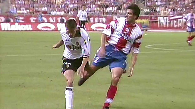 Imagen de la final de la Copa del Rey de 1999 disputada entre el Atlético de Madrid y el Valencia