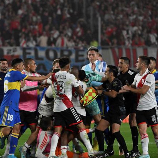 Así fue la monumental pelea en el River vs Boca: tensión, empujones y seis expulsados