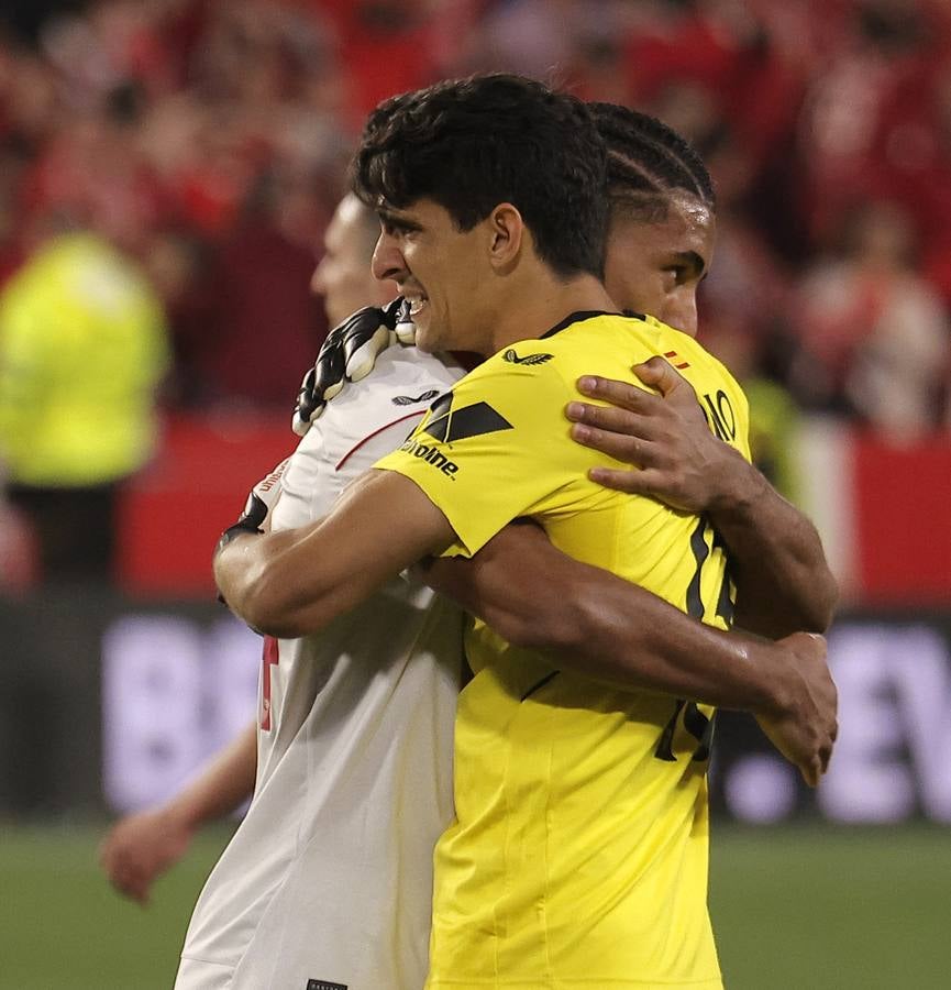 Celebración de los jugadores del Sevilla F.C., después de clasificarse para su 7ª final de la Europa League