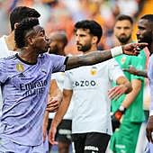 Ancelotti explota por el racismo a Vinicius: «Nunca he visto algo así. Un estadio llamándolo mono»