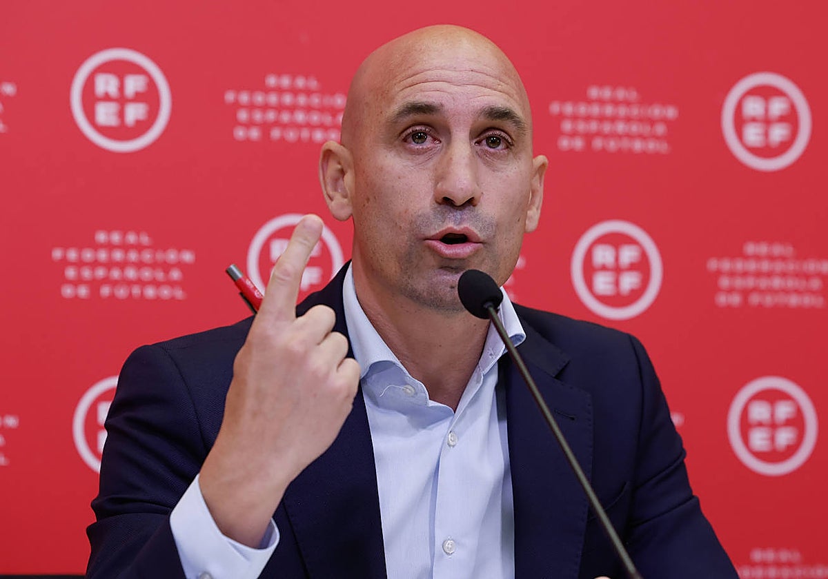 Luis Rubiales, presidente de la RFEF, durante su comparecencia pública