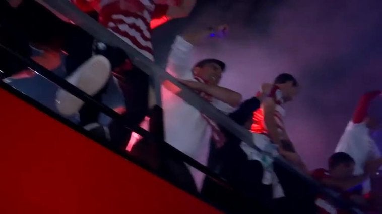 El Granada celebra con su afición el ascenso a Primera